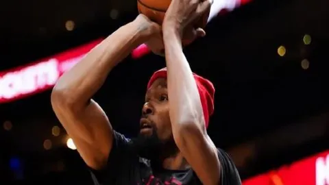 曼联壮志凌云，力争欧冠巅峰，直面马竞激战，能否一役夺冠？